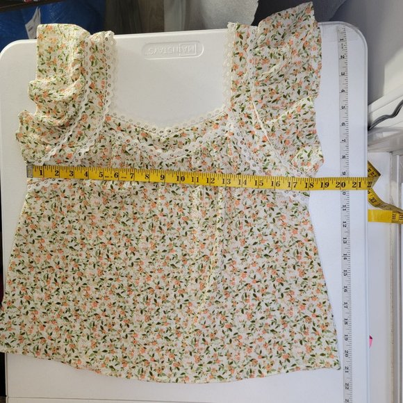 Mine Boho Crochet Flutter Sleeve Top sz M Delicate Floral Gathered Cottagecore - Picture 10 of 10